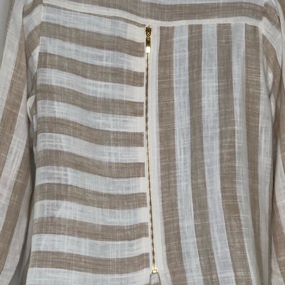 SOFT SURROUNDINGS Linen button up blouse. - Picture 5 of 8